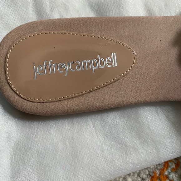 Jeffrey Campbell slides ๐ฅ๐ฅ - Picture 6 of 8